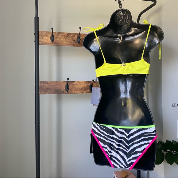 2 pieces bikini swimsuit In green top and zebra bottom size XS/S NEW - Picture 4 of 5